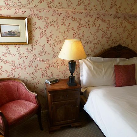The Bear Hotel Devizes Værelse billede