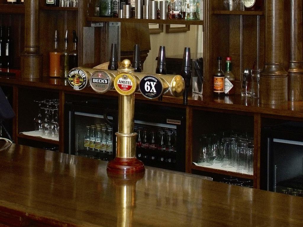 The Bear Hotel Devizes Eksteriør billede