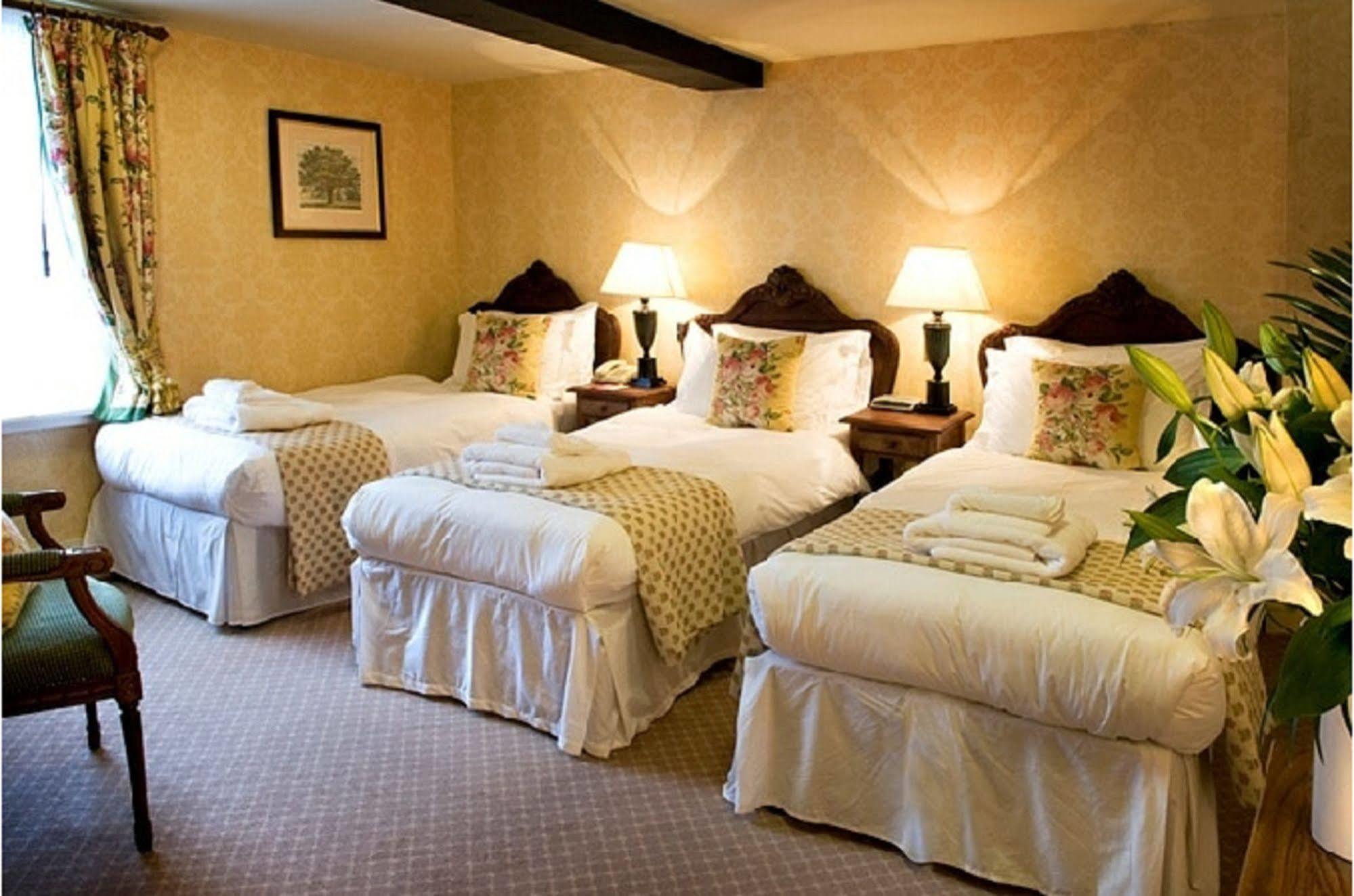The Bear Hotel Devizes Eksteriør billede