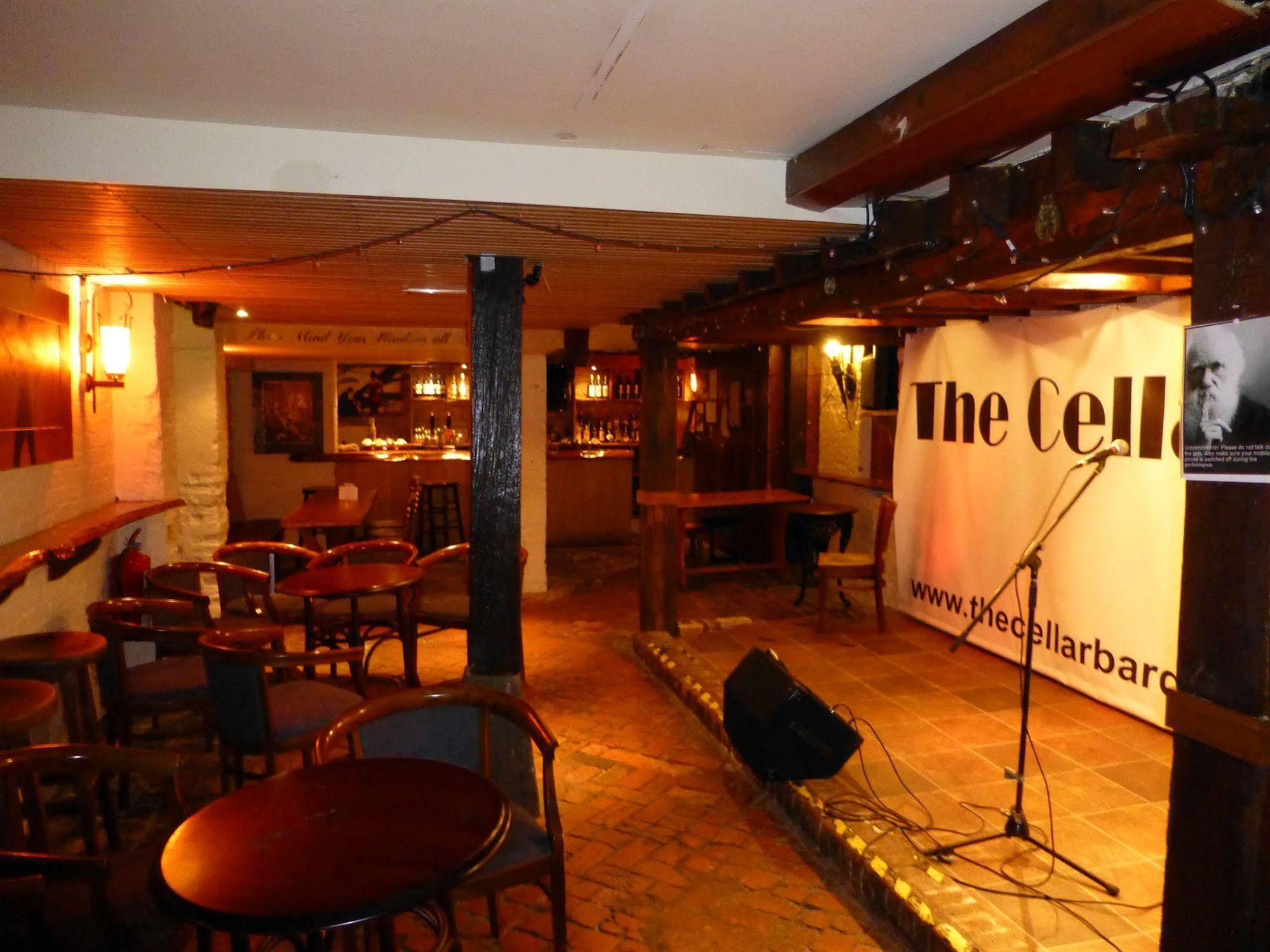 The Bear Hotel Devizes Eksteriør billede