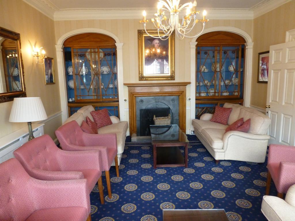 The Bear Hotel Devizes Eksteriør billede