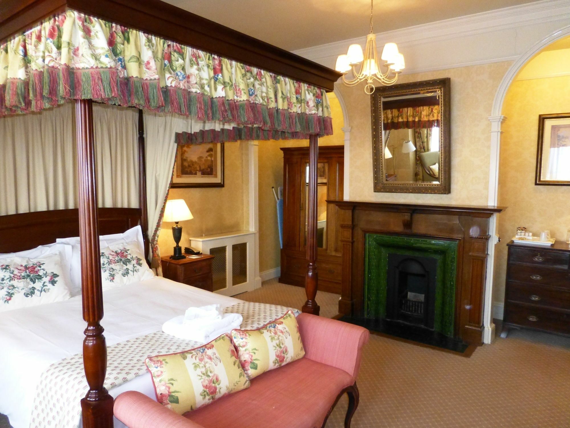 The Bear Hotel Devizes Eksteriør billede